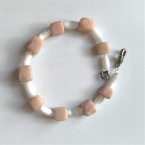 Pink Rhodochrosite And White Bead Bracelet - Picture 8 of 13